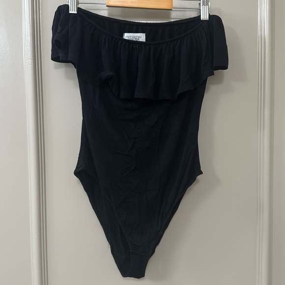 Off the shoulder, ruffle bodysuit - Picture 1 of 4